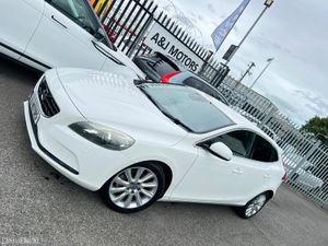 2015 VOLVO V40 AUTOMATIC - Image 2