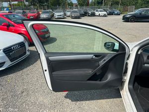 Volkswagen Golf TRENDLINE 1.2 TSI MANUAL 6SPEED FW - Image 4