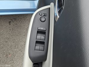 2022 Honda Fit e:HEV  Hybrid Automatic 21Kkms only - Image 4