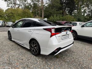 Toyota Prius 2021 S touring - Image 4