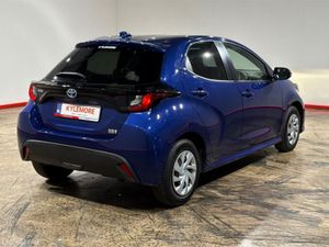 Toyota Yaris 1.5 HYBRID AUTOMATIC - PUSH BUTTON ST - Image 3