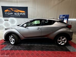 2017 Toyota CHR 1.8 Petrol Self charging Hybrid - Image 3