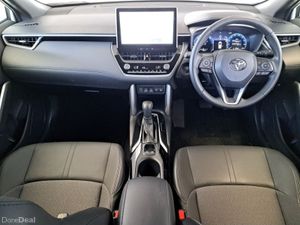 Toyota Corolla Cross Z HYBRID AUTO Panoramic Glass - Image 3