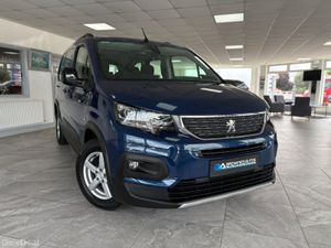 2023 Peugeot Rifter Allure Wheelchair Accessible - Image 4