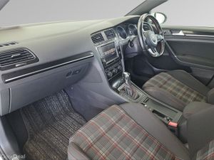 Volkswagen Golf GTI AUTO - Image 4