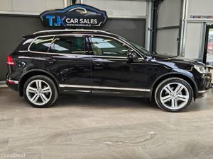18 VOLKSWAGEN TOUAREG R-LINE 5 SEATER CREW CAB - Image 2