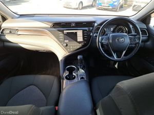 Toyota Camry HYBRID AUTO - Image 3