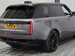 Land Rover Range Rover DIESEL ESTATE - Image 3