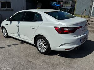 Renault Megane lovely petrol car - Image 4