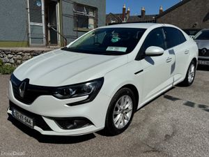 Renault Megane lovely petrol car - Image 2