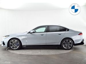 BMW 5-Series 530e M Sport Saloon - Image 3