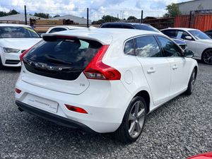 2015 VOLVO V40 1.6T4 5DR AUTO ONLY 68,907KM - Image 4