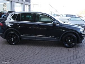2.0TDI 4-MOTION HIGHLINE EDITION  5DR ESTATE AUTOM - Image 3
