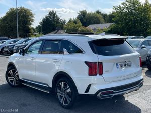 Kia Sorento 2022 1.6 Petrol Plug in Hybrid - Image 3