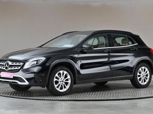 Mercedes-Benz GLA GLA 180 **BEIGE LEATHER** - Image 4