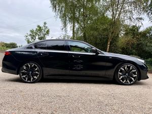 BMW 5-Series 530E M SPORT *Huge Specification...11 - Image 3