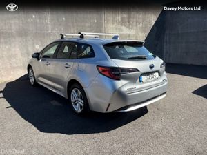 Toyota Corolla LUNA TS 4DR AUTO HYBRID - Image 3