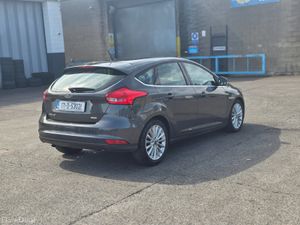Ford Focus 1.0 Petrol TITANIUM - Image 4