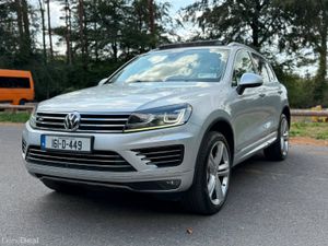 2016 Volkswagen Touareg R-Line Crew Cab - Image 3