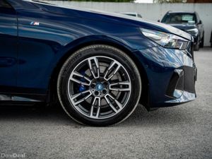 BMW 5-Series 530E M SPORT - Image 3