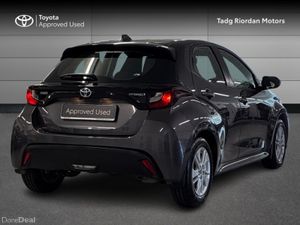 Toyota Yaris HYBRID LUNA 4DR AUTO - Image 2