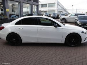 SPORTLINE EDITION A180D AUTO SALOON //  2 OWNERS W - Image 3
