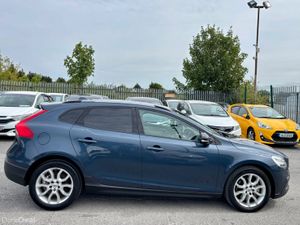 VOLVO V40 2017 2.0, DIESEL D4 CROSS COUNTRY - Image 4