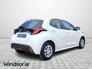 Toyota Yaris HYBRID AUTO G - Image 2