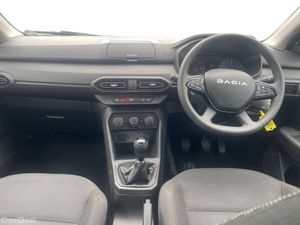 Dacia Sandero Stepway TCe 90 STEPWAY Essential - Image 2