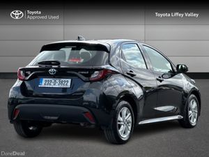 Toyota Yaris YARIS HYBRID LUNA - Image 2
