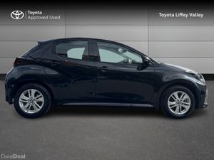 Toyota Yaris YARIS HYBRID LUNA - Image 3