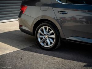 Skoda Superb AMBITION 2.0tdi 150HP DSG 5DR Auto - Image 4