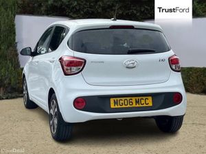 Hyundai i10 1.0 Play 5dr- Apple Car Play - Image 2