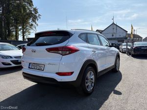 Hyundai Tucson 1.7 SE NAV BLD 116PS 5DR - Image 3