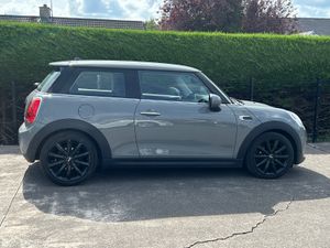 18 Mini Cooper 1.5 Immaculate €10450inc Vrt - Image 3