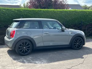 18 Mini Cooper 1.5 Immaculate €10450inc Vrt - Image 4