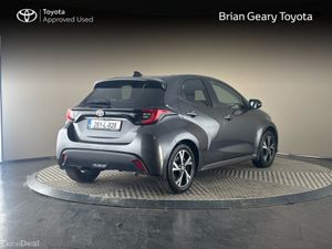 Toyota Yaris HYBRID LUNA SPORT - Image 2