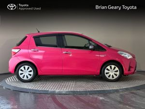 Toyota Yaris Vitz Hybrid Auto - Image 3