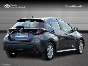 Toyota Yaris YARIS HYBRID LUNA - Image 2