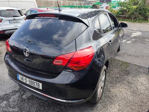 Vauxhall Astra 2014 - Image 4