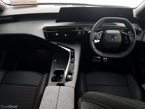 Peugeot 5008 BEV 73kwh 210hp Allure - Image 4