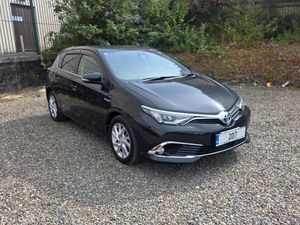 2017 Toyota Auris Hybrid - Image 3