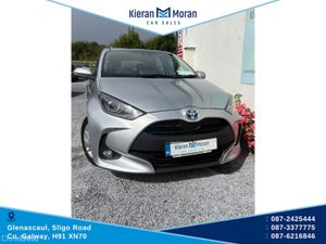 Toyota Yaris HYBRID LUNA AUTO 4DR - Image 4