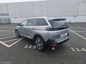 Peugeot 5008 1.5 DIESEL, ALLURE MODEL, 7 SEATS LOW - Image 4
