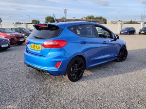 Ford Fiesta ST-LINE TURBO ACTIVE - Image 2