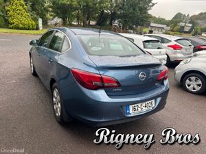 Opel Astra SALOON 1.6 CDTI 110PS 4DR - Image 4