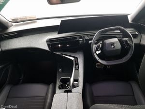 Peugeot 3008 1.2 MHEV PureTech 136bhp eDCS6 Allure - Image 4