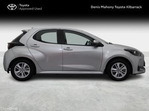 Toyota Yaris HYBRID LUNA - Image 3
