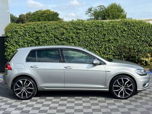 Volkswagen Golf R-LINE PACK 1.2 TSI AUTO // APPLE - Image 2