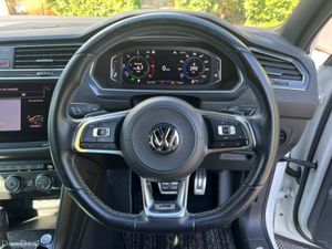 Volkswagen Tiguan R-LINE 4MOTION 2.0 TDI AUTO // R - Image 4